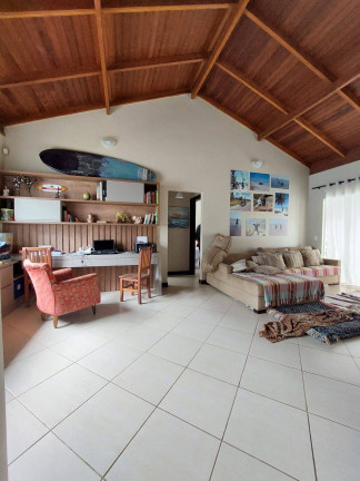 Imagem Casa com 3 Quartos à Venda, 300 m² em Itacolomi - Balneário Piçarras Imagem Casa com 3 Quartos à Venda, 300 m² em Itacolomi - Balneário Piçarras