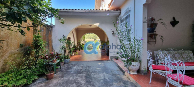 Imagem Casa com 4 Quartos à Venda, 500 m² em Mosela - Petrópolis