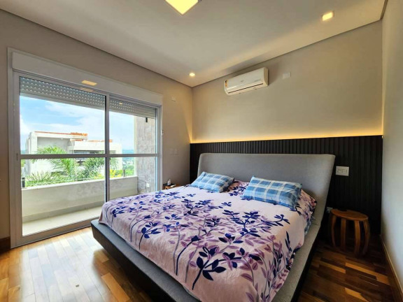 Imagem Casa com 3 Quartos à Venda, 303 m² em Golf Village - Carapicuíba