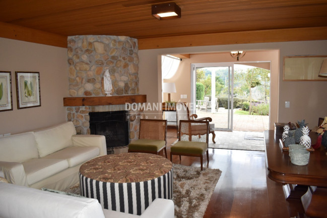 Imagem Casa com 6 Quartos à Venda, 1.106 m² em Região De Capivari - Campos Do Jordão