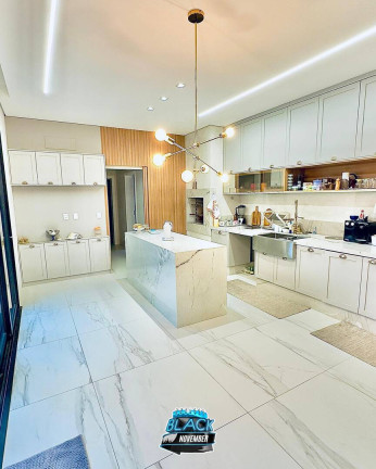 Imagem Casa com 4 Quartos à Venda, 250 m² em Condomínio Belvedere Ii - Cuiabá