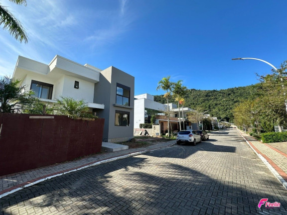 Imagem Casa de Condomínio com 4 Quartos à Venda, 288 m² em Cachoeira Do Bom Jesus - Florianópolis
