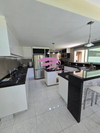 Imagem Casa com 3 Quartos à Venda, 350 m² em Butiatuvinha - Curitiba Imagem Casa com 3 Quartos à Venda, 350 m² em Butiatuvinha - Curitiba