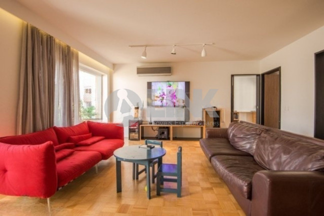 Imagem Apartamento com 3 Quartos à Venda, 166 m² em Moinhos De Vento - Porto Alegre