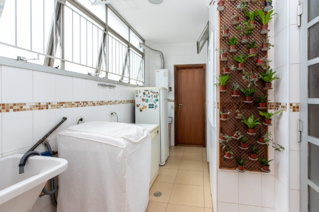 Imagem Imóvel com 3 Quartos à Venda, 180 m² em Itaim Bibi - São Paulo Imagem Imóvel com 3 Quartos à Venda, 180 m² em Itaim Bibi - São Paulo