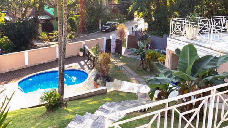 Casa com 5 Quartos à Venda, 260 m² em Maria Paula - Niterói