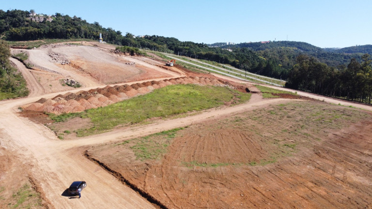 Imagem Terreno à Venda, 242 m² em Sao Joao - Bento Gonçalves Imagem Terreno à Venda, 242 m² em Sao Joao - Bento Gonçalves
