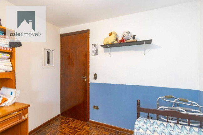 Imagem Casa com 4 Quartos à Venda, 180 m² em Guabirotuba - Curitiba