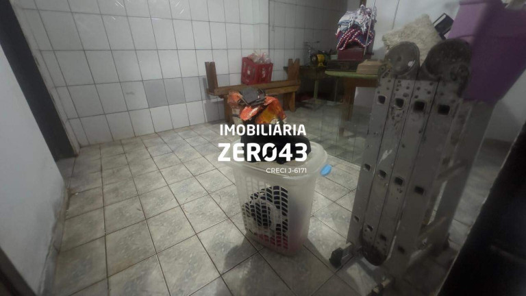 Imagem Casa com 5 Quartos à Venda, 200 m² em Conjunto Habitacional Maria Cecília Serrano De Oliveira - Londrina Imagem Casa com 5 Quartos à Venda, 200 m² em Conjunto Habitacional Maria Cecília Serrano De Oliveira - Londrina
