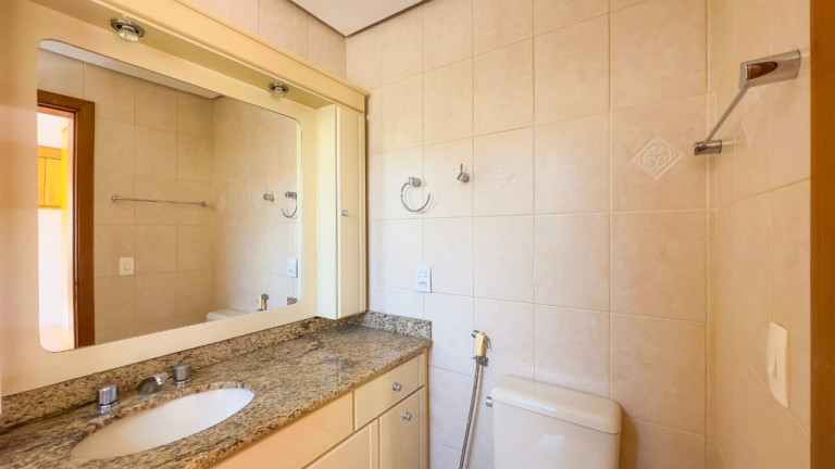 Imagem Imóvel com 3 Quartos à Venda, em Higienópolis - Porto Alegre Imagem Imóvel com 3 Quartos à Venda, em Higienópolis - Porto Alegre