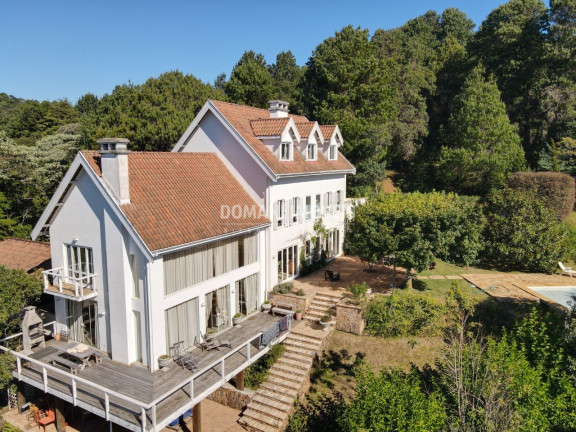 Imagem Casa com 5 Quartos para Alugar, 700 m² em Região Do Alto Da Boa Vista - Campos Do Jordão Imagem Casa com 5 Quartos para Alugar, 700 m² em Região Do Alto Da Boa Vista - Campos Do Jordão