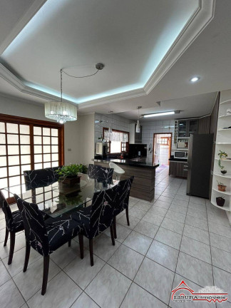 Casa com 4 Quartos à Venda, 220 m² em Jardim Santa Maria - Jacareí