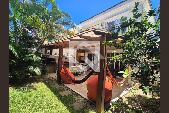 Casa com 4 Quartos à Venda, 240 m² em Recreio Dos Bandeirantes - Rio De Janeiro