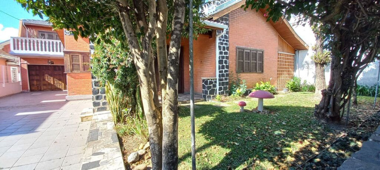 Imagem Casa com 5 Quartos à Venda,  em Rebouças - Curitiba