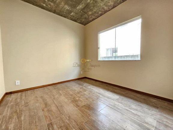 Imagem Casa com 3 Quartos à Venda, 300 m² em Vargem Grande - Teresópolis