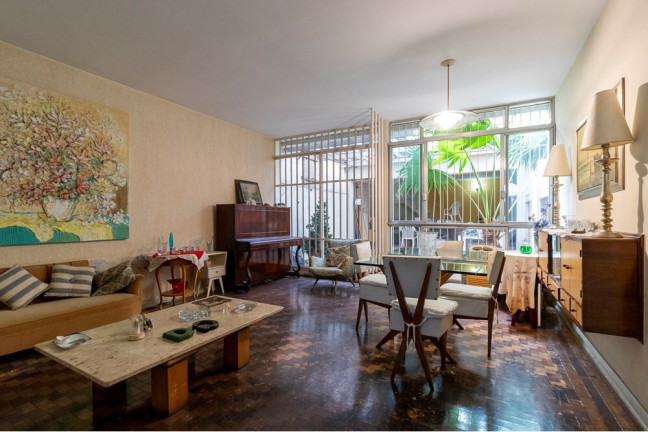 Casa com 3 Quartos à Venda, 300 m² em água Branca - São Paulo