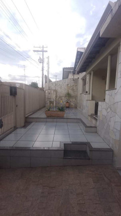Imagem Casa com 3 Quartos à Venda, 330 m² em Vila Steola - Pirassununga Imagem Casa com 3 Quartos à Venda, 330 m² em Vila Steola - Pirassununga
