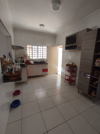Imagem Casa com 4 Quartos à Venda, em Limeira Imagem Casa com 4 Quartos à Venda, em Limeira