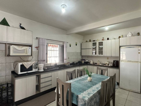 Imagem Casa com 4 Quartos à Venda, 220 m² em Centro - Balneário Barra Do Sul