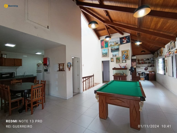 Imagem Casa com 4 Quartos à Venda, 304 m² em Trindade - Florianópolis Imagem Casa com 4 Quartos à Venda, 304 m² em Trindade - Florianópolis