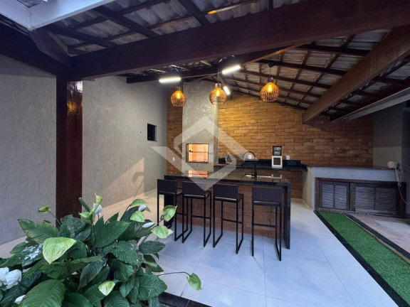 Imagem Casa com 5 Quartos à Venda, 450 m² em Itaipu - Niterói Imagem Casa com 5 Quartos à Venda, 450 m² em Itaipu - Niterói