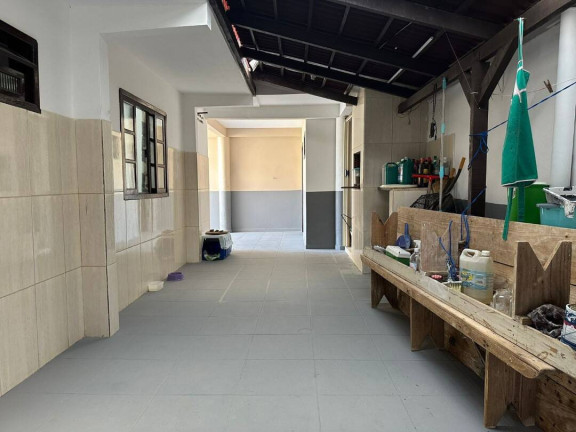 Imagem Casa com 5 Quartos à Venda, 220 m² em Centro - Balneário Barra Do Sul