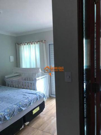 Imagem Casa com 8 Quartos à Venda, 320 m² em Jardim Kátia - Guarulhos Imagem Casa com 8 Quartos à Venda, 320 m² em Jardim Kátia - Guarulhos