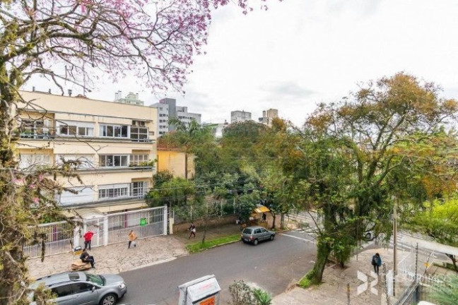 Imagem Imóvel com 3 Quartos à Venda, em Petrópolis - Porto Alegre Imagem Imóvel com 3 Quartos à Venda, em Petrópolis - Porto Alegre