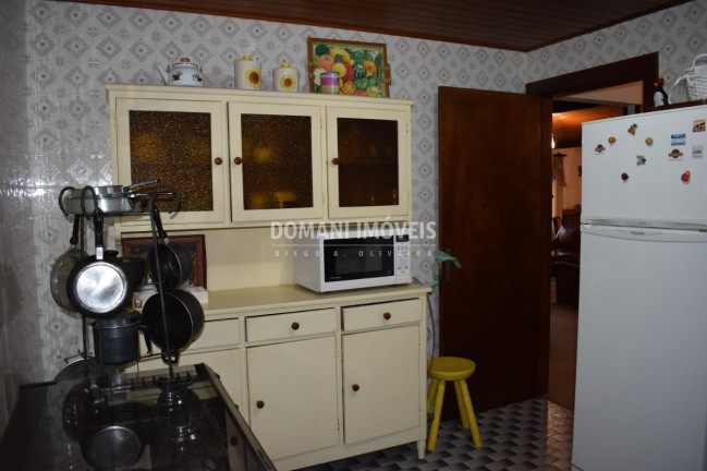 Imagem Casa com 4 Quartos à Venda, 306 m² em Região Da Vila Inglesa - Campos Do Jordão Imagem Casa com 4 Quartos à Venda, 306 m² em Região Da Vila Inglesa - Campos Do Jordão