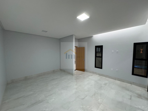Imagem Casa com 3 Quartos à Venda, 215 m² em Residencial Itália - Goiânia
