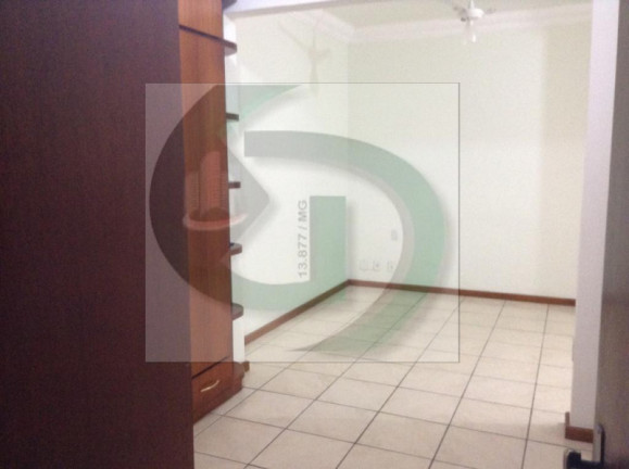 Imagem Casa com 6 Quartos à Venda, 380 m²