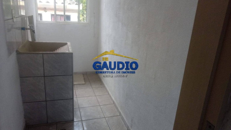 Imagem Apartamento com 2 Quartos para Alugar, 50 m² em Capão Redondo - São Paulo
