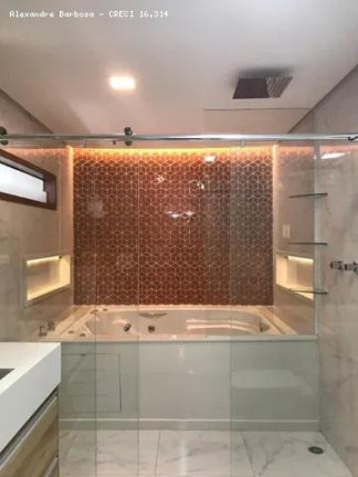 Imagem Casa com 3 Quartos à Venda, 450 m² em Prado - Recife