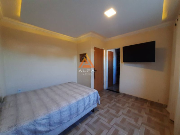 Imagem Casa com 3 Quartos à Venda, 77 m²