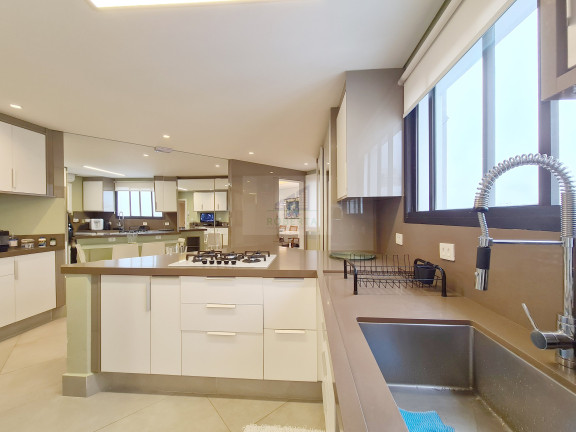 Imagem Apartamento com 4 Quartos à Venda, 310 m² em Campo Belo - São Paulo