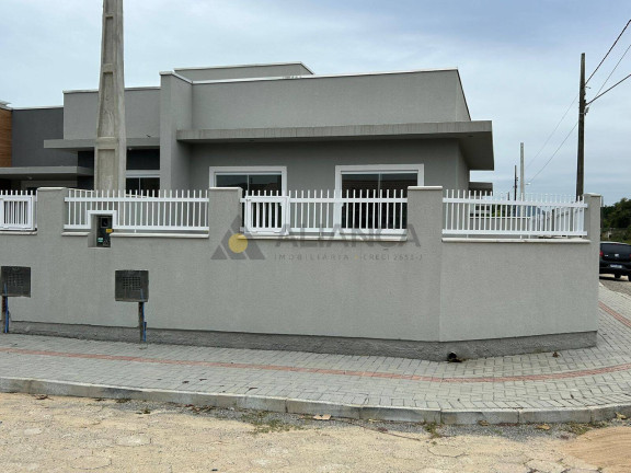 Casa com 2 Quartos à Venda,  em Meia Praia - Navegantes