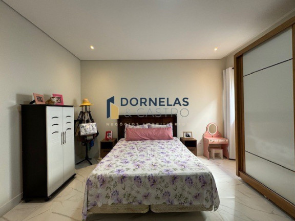 Imagem Casa com 3 Quartos à Venda, 400 m² em Guará I - Brasília Imagem Casa com 3 Quartos à Venda, 400 m² em Guará I - Brasília
