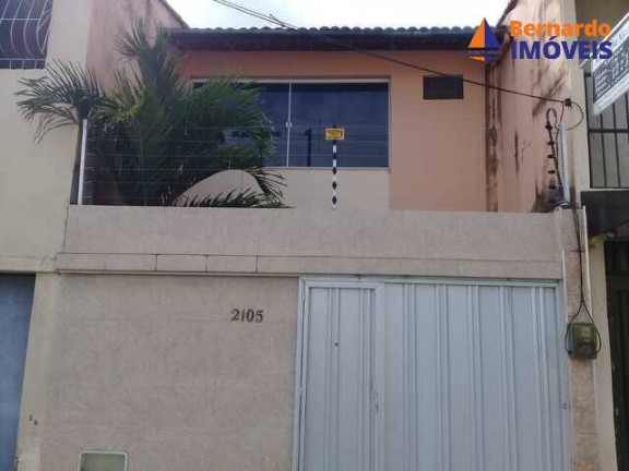 Casa com 4 Quartos à Venda, 220 m² em Centro - Cascavel
