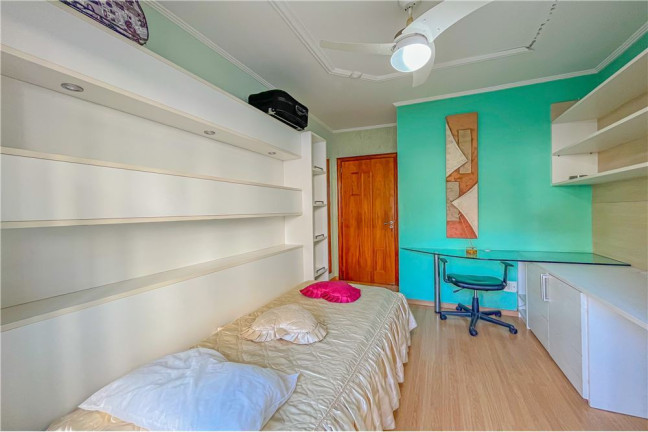 Imagem Casa com 3 Quartos à Venda, em Jardim Itu - Porto Alegre Imagem Casa com 3 Quartos à Venda, em Jardim Itu - Porto Alegre