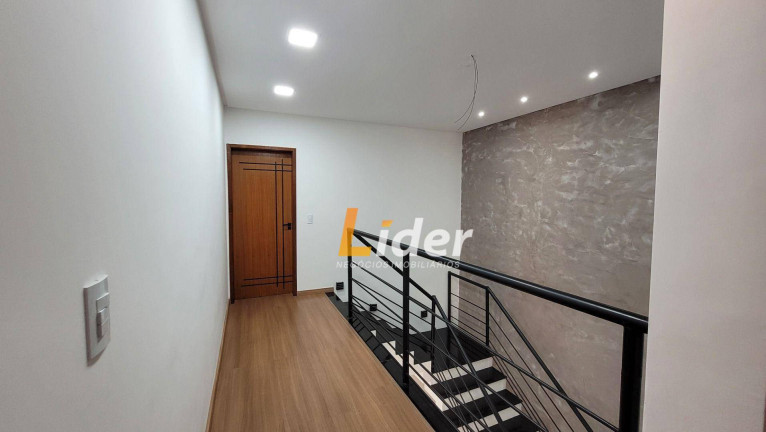 Imagem Casa com 4 Quartos à Venda, 300 m² em Nova Gramado - Juiz De Fora Imagem Casa com 4 Quartos à Venda, 300 m² em Nova Gramado - Juiz De Fora