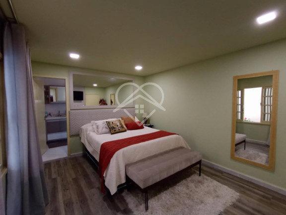 Imagem Casa com 3 Quartos à Venda, 375 m²