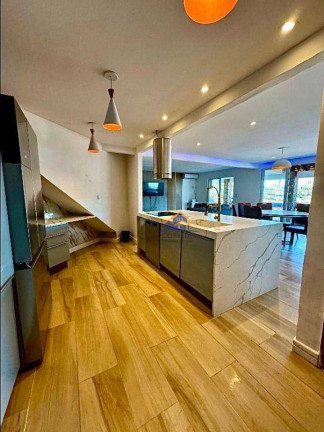 Imagem Casa com 5 Quartos à Venda, 200 m² em Centro - Angra Dos Reis
