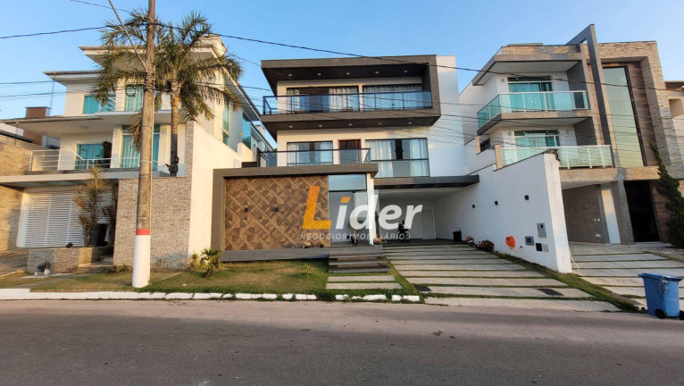 Imagem Casa com 4 Quartos à Venda, 300 m² em Nova Gramado - Juiz De Fora Imagem Casa com 4 Quartos à Venda, 300 m² em Nova Gramado - Juiz De Fora