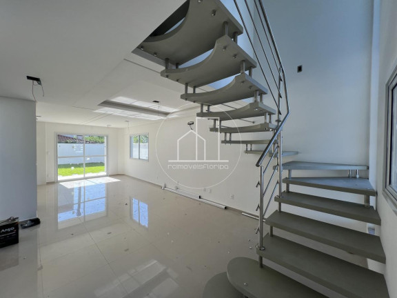 Imagem Casa com 3 Quartos à Venda, 150 m² em São João Do Rio Vermelho - Florianópolis Imagem Casa com 3 Quartos à Venda, 150 m² em São João Do Rio Vermelho - Florianópolis