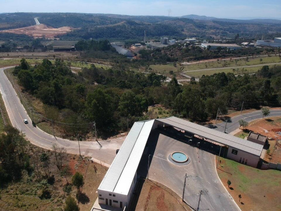 Terreno à Venda, 400 m² em Vespasiano