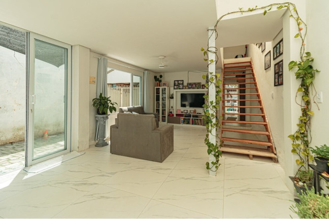 Imagem Casa com 3 Quartos à Venda, 177 m² em Menino Deus - Porto Alegre Imagem Casa com 3 Quartos à Venda, 177 m² em Menino Deus - Porto Alegre