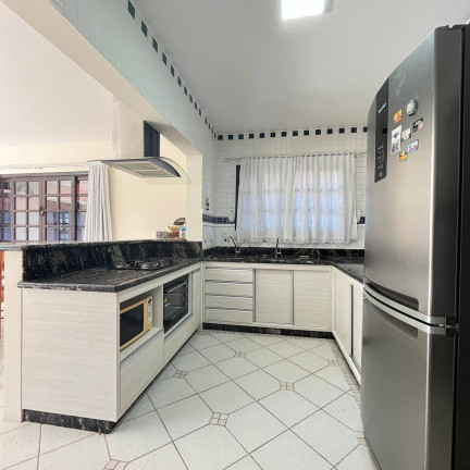 Imagem Casa com 3 Quartos à Venda, 185 m² em Morrinhos - Bombinhas