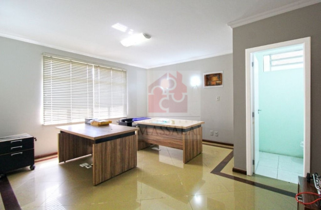 Imagem Casa com 3 Quartos à Venda, 260 m² em Menino Deus - Porto Alegre Imagem Casa com 3 Quartos à Venda, 260 m² em Menino Deus - Porto Alegre