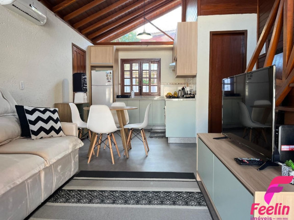 Imagem Casa com 2 Quartos à Venda, 120 m² em Rio Tavares - Florianópolis Imagem Casa com 2 Quartos à Venda, 120 m² em Rio Tavares - Florianópolis