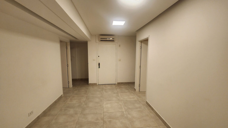 Imóvel Comercial à Venda, 83 m² em Embaré - Santos